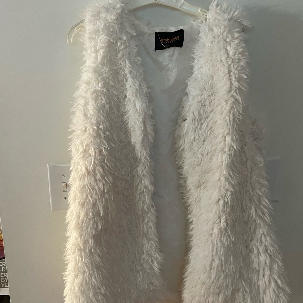 Ambiance White Faux Fur Vest - Women's Cozy Layer Size L